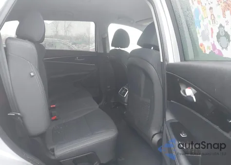 2019 Kia Sorento 2.4L L из США, поврежденный, VIN 5XYPG4A35KG591983